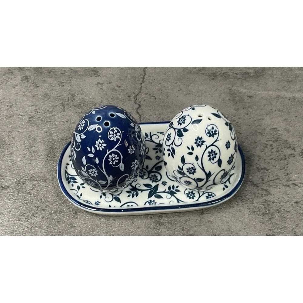 Hotel Du Cobb By Dennis Basso Salt And Pepper Set With Dish